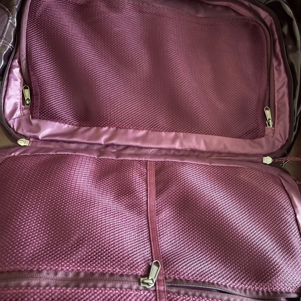 NWT Patagonia Black Hole Mini MLC 26L Travel Laptop Bag Pack Backpack #49265 - Picture 7 of 14